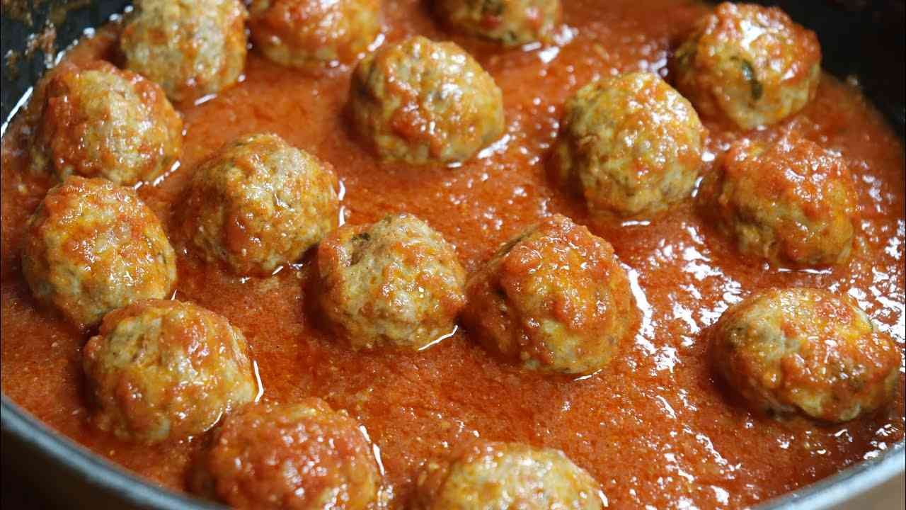 Juicy Pork and Beef Meatballs (Italian-Style Recipe) - Beef